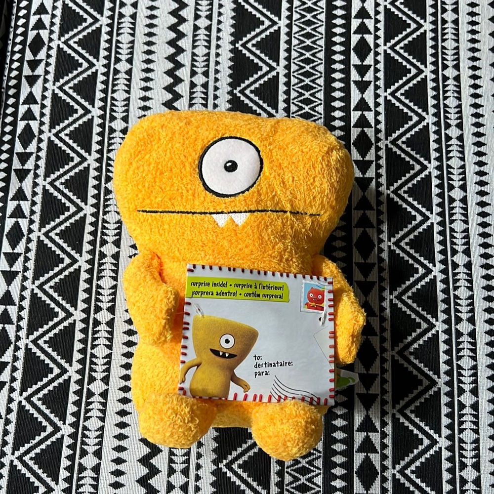 HASBRO UGLY DOLLS PLUSH 9" w/Surprise yellow